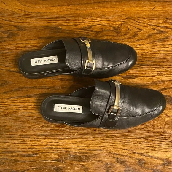 Steve Madden Black Slip-On Shoes with Gold Detail - Picture 5 of 8